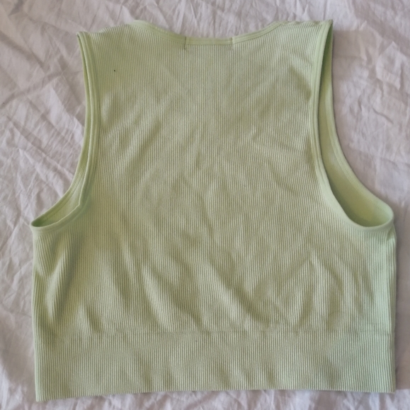 Urban Planet green cropped tank top - Picture 2 of 2